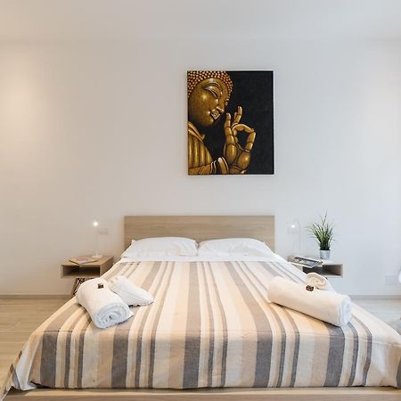 Ferienwohnung Mudiva -Train Station Modern 1 Bdr Flat 1St Floor Florenz Exterior foto
