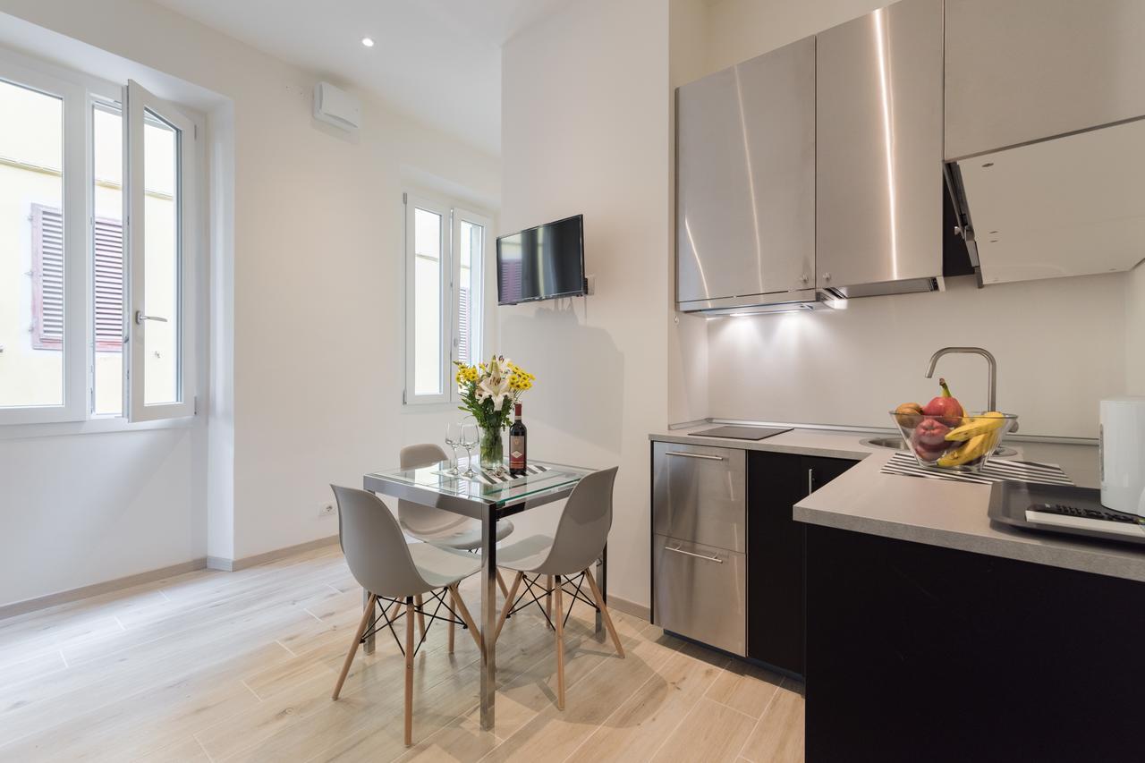 Ferienwohnung Mudiva -Train Station Modern 1 Bdr Flat 1St Floor Florenz Exterior foto