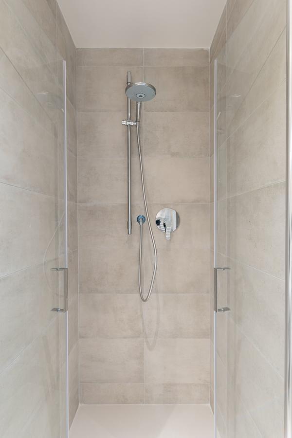 Ferienwohnung Mudiva -Train Station Modern 1 Bdr Flat 1St Floor Florenz Exterior foto