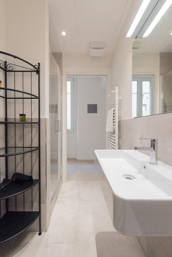 Ferienwohnung Mudiva -Train Station Modern 1 Bdr Flat 1St Floor Florenz Exterior foto