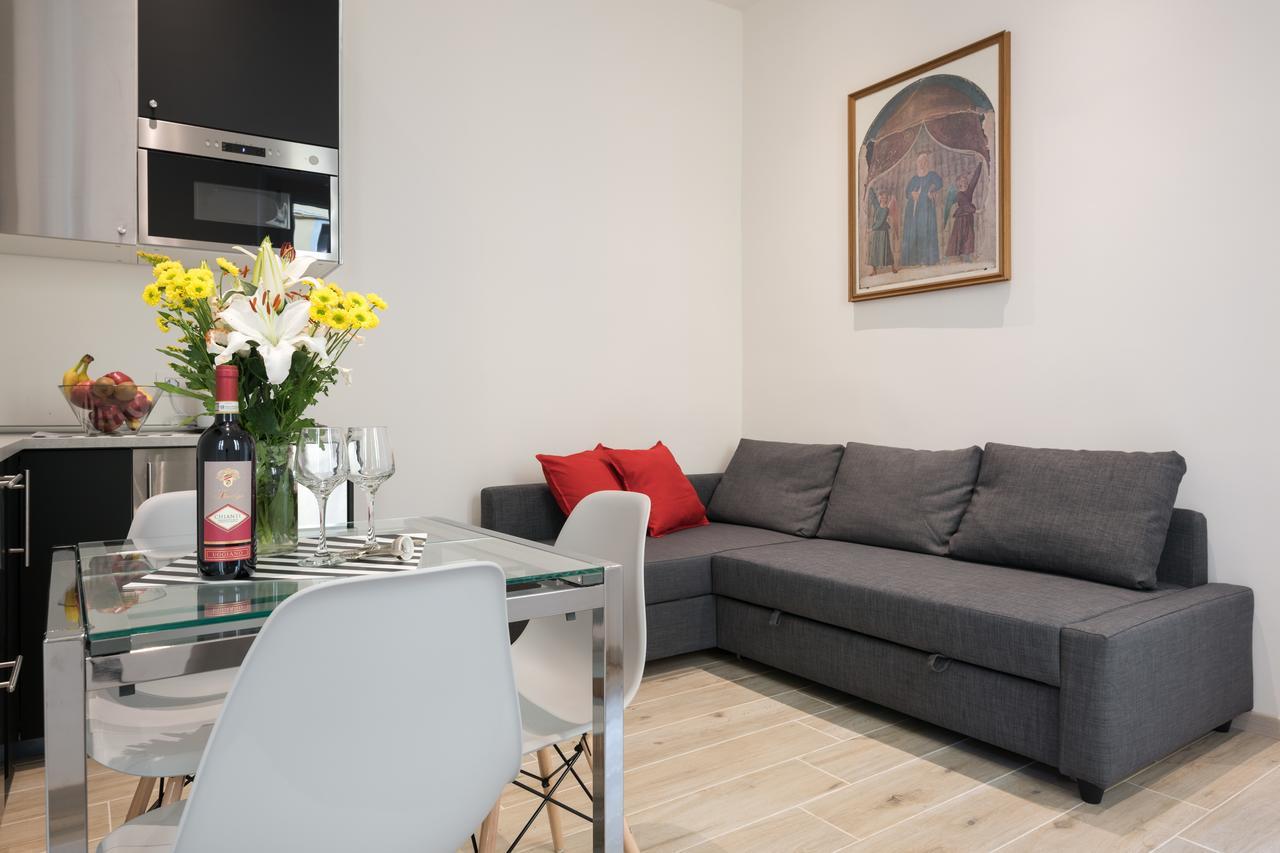 Ferienwohnung Mudiva -Train Station Modern 1 Bdr Flat 1St Floor Florenz Exterior foto