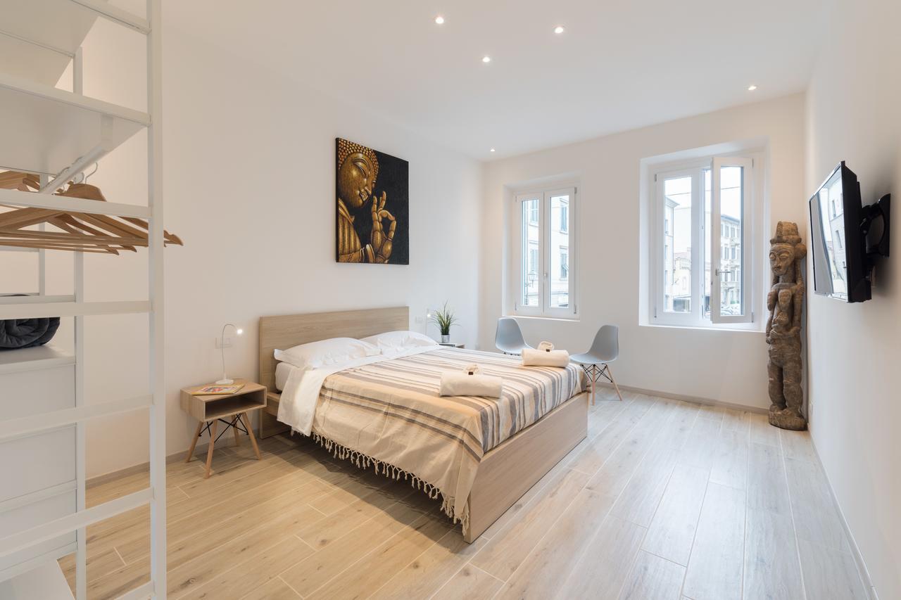 Ferienwohnung Mudiva -Train Station Modern 1 Bdr Flat 1St Floor Florenz Exterior foto